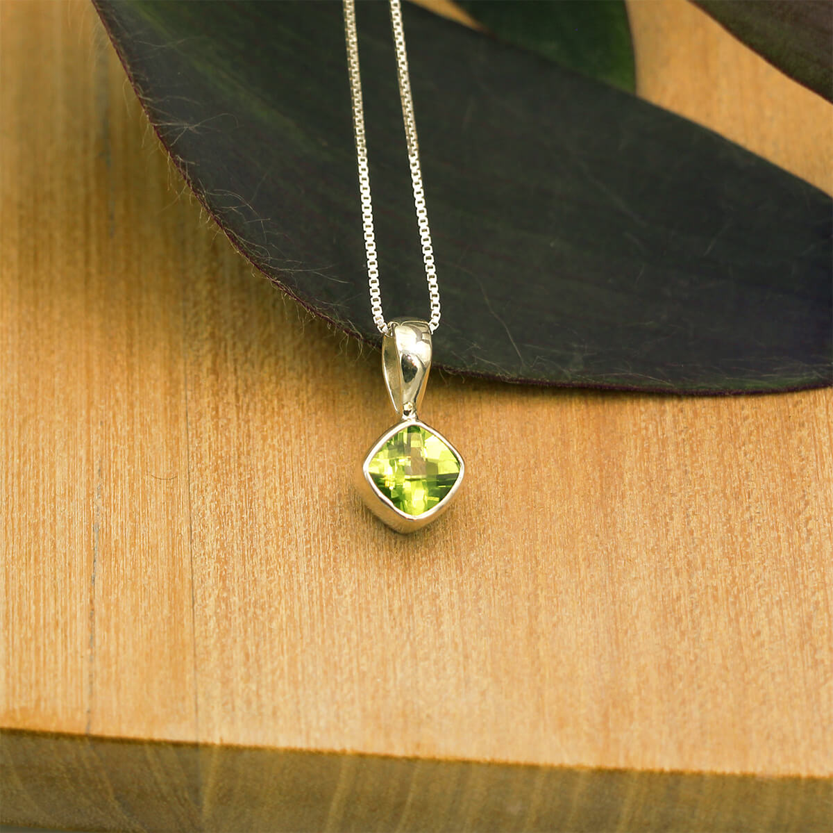 aCleoni Sterling Silver Cushion-Cut Peridot Necklace