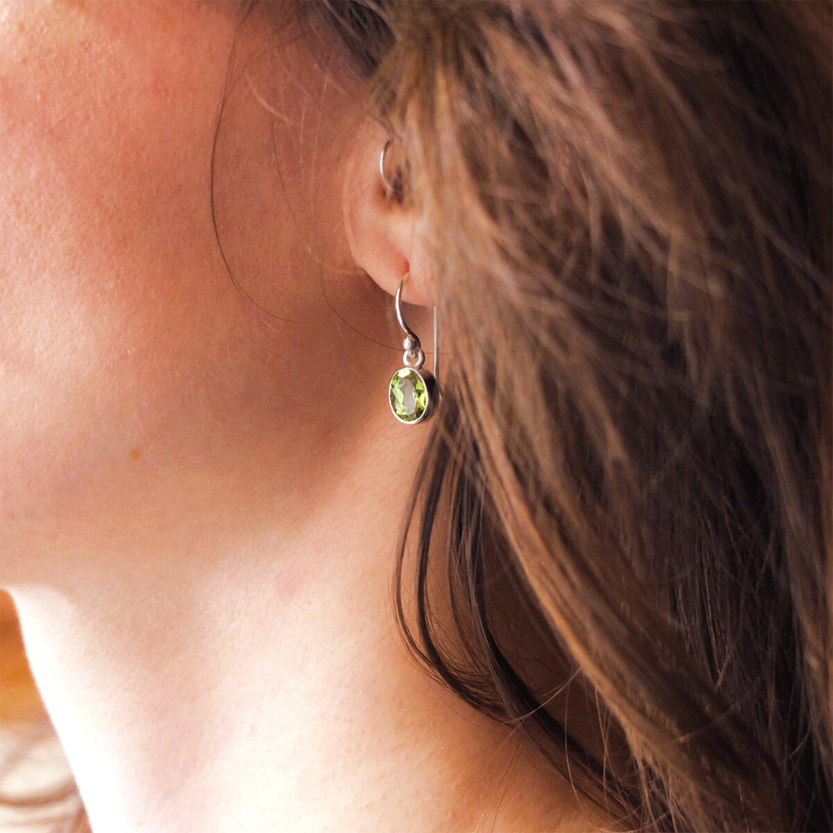 aCleoni Sterling Silver Peridot Oval Hook Earrings