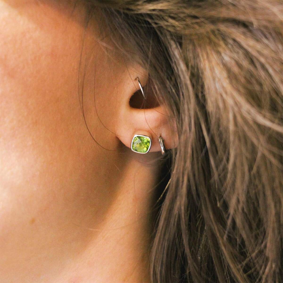 aCleoni Sterling Silver Square Cushion-Cut Peridot Stud Earrings