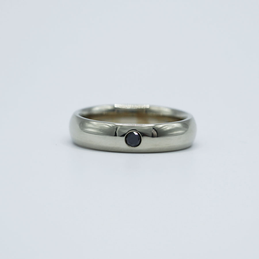 18K White Gold and Black Diamond Ring