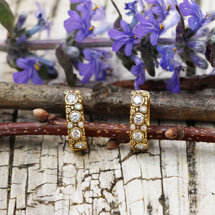 Alex Sepkus 18K Yellow Gold and Diamond Oval Hoop Earrings