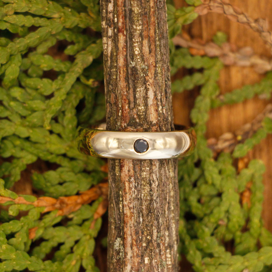 18K White Gold and Black Diamond Ring