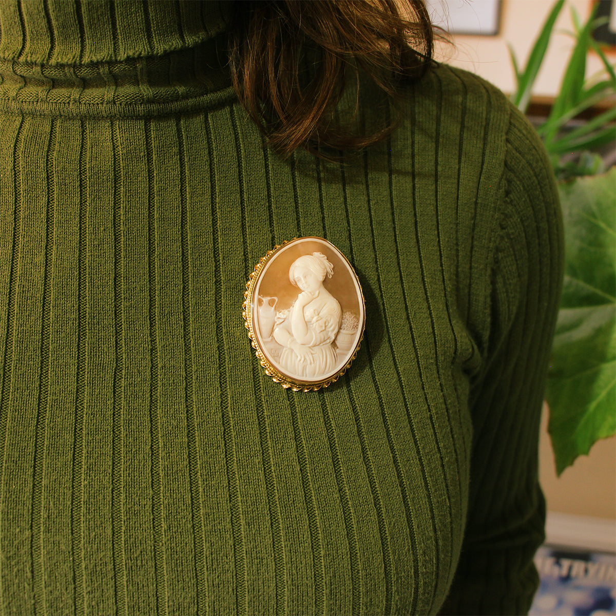 Estate 14K Yellow Gold Shell Cameo Pin/Pendant