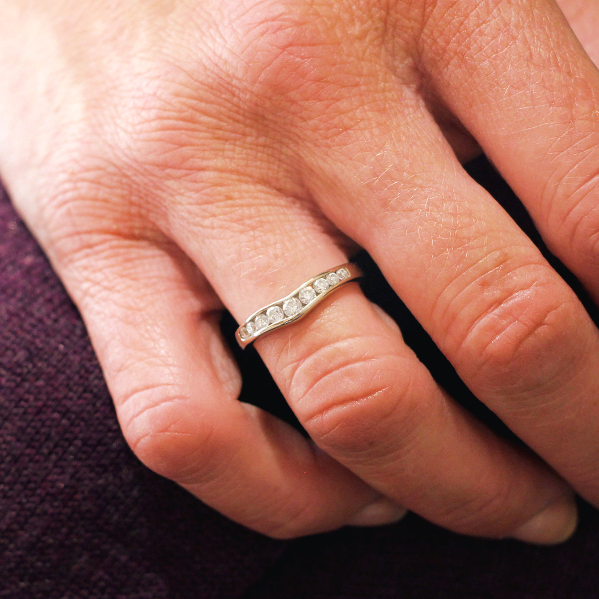 14K White Gold Diamond Contour Band