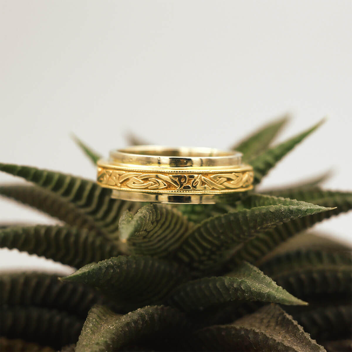 14K Yellow and White Gold Celtic ‘Heron’ Wedding Band