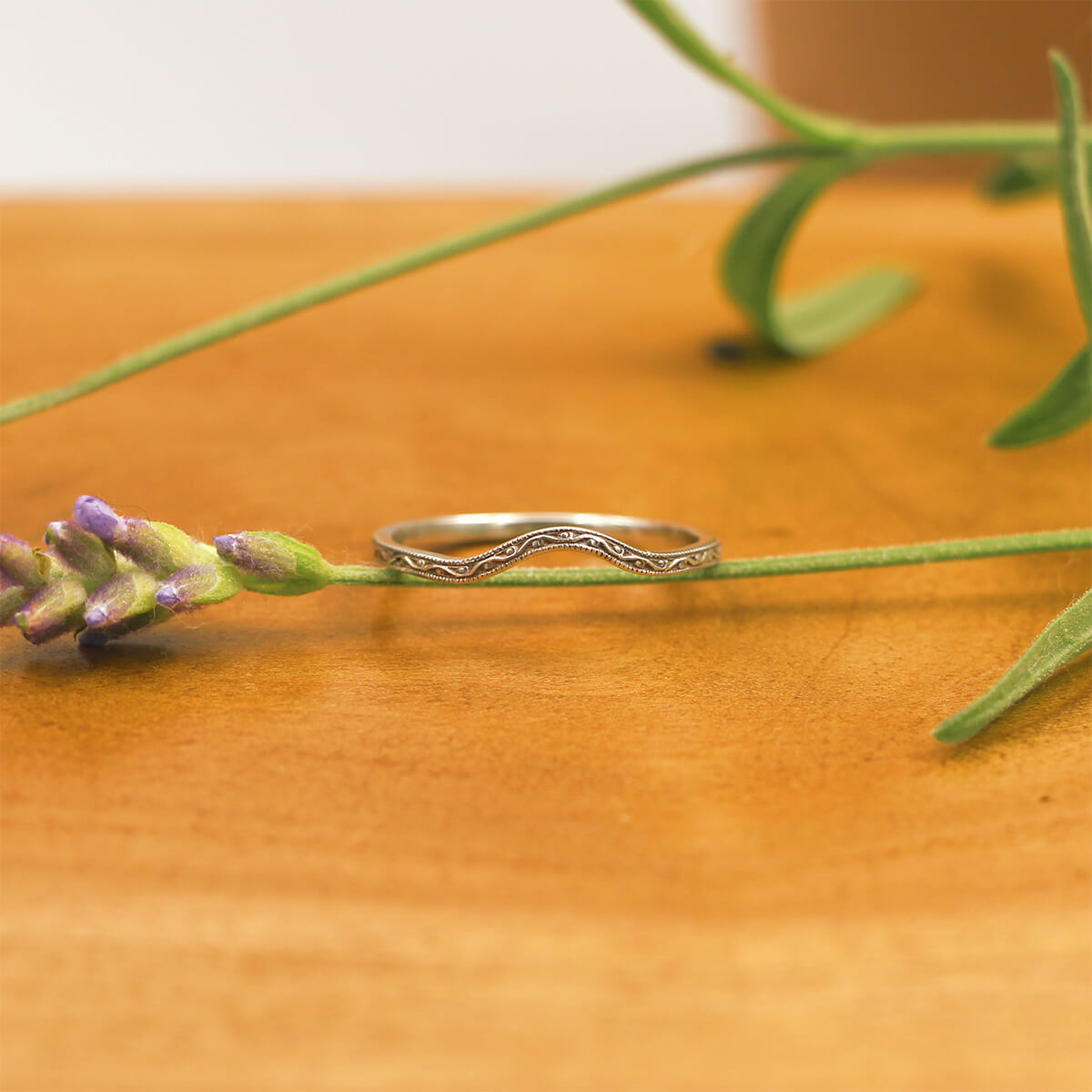 Hugo Kohl Sterling Silver Everlasting Curved Shadow Band