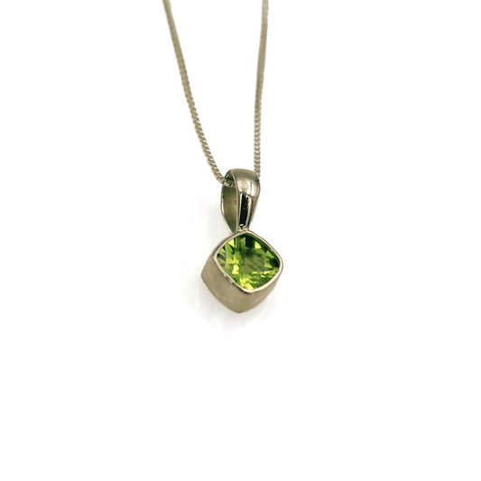 aCleoni Sterling Silver Cushion-Cut Peridot Necklace