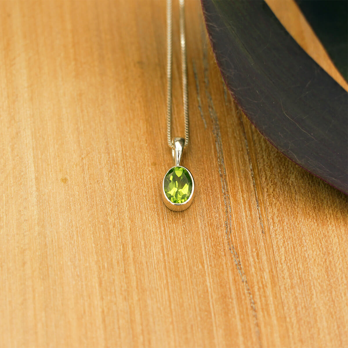 aCleoni Sterling Silver Oval-cut Peridot Necklace