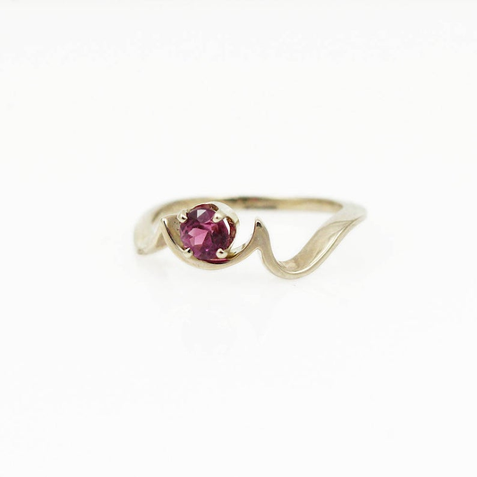 14K White Gold and Pink Sapphire Scalloped Ring