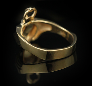 14K Yellow Gold Modern Claddagh Ring