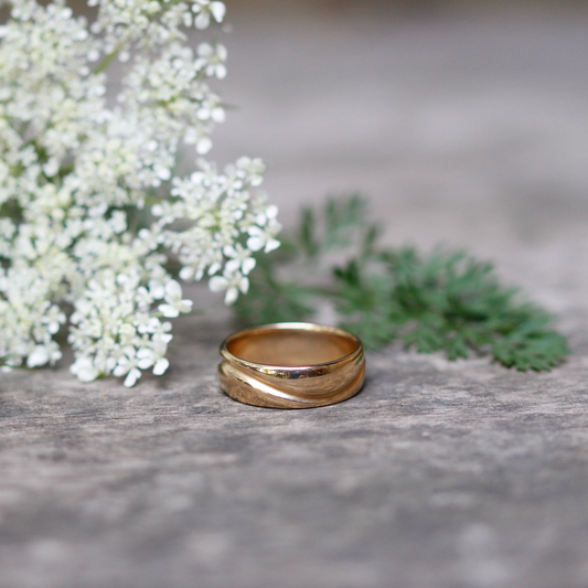 14K Yellow Gold Ellipse Ring