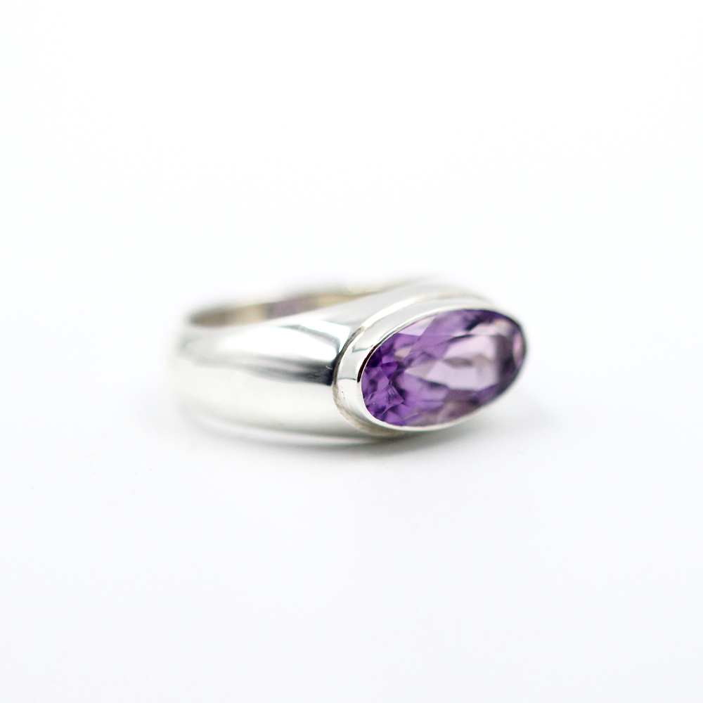 Sleek Silver Amethyst Ring