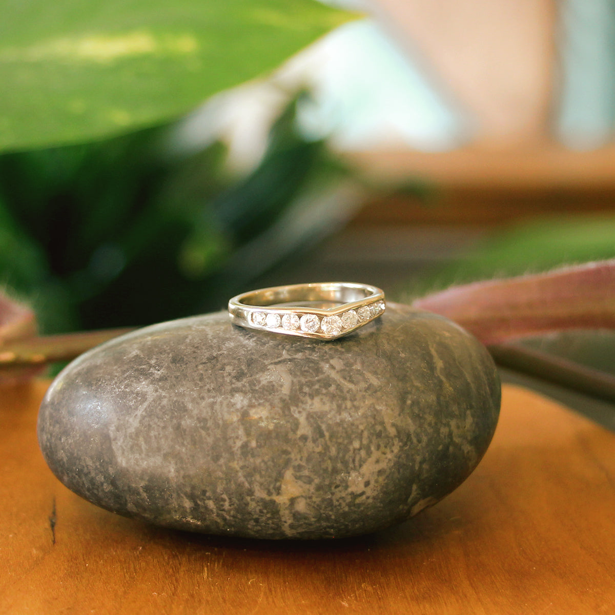 14K White Gold Diamond Contour Band
