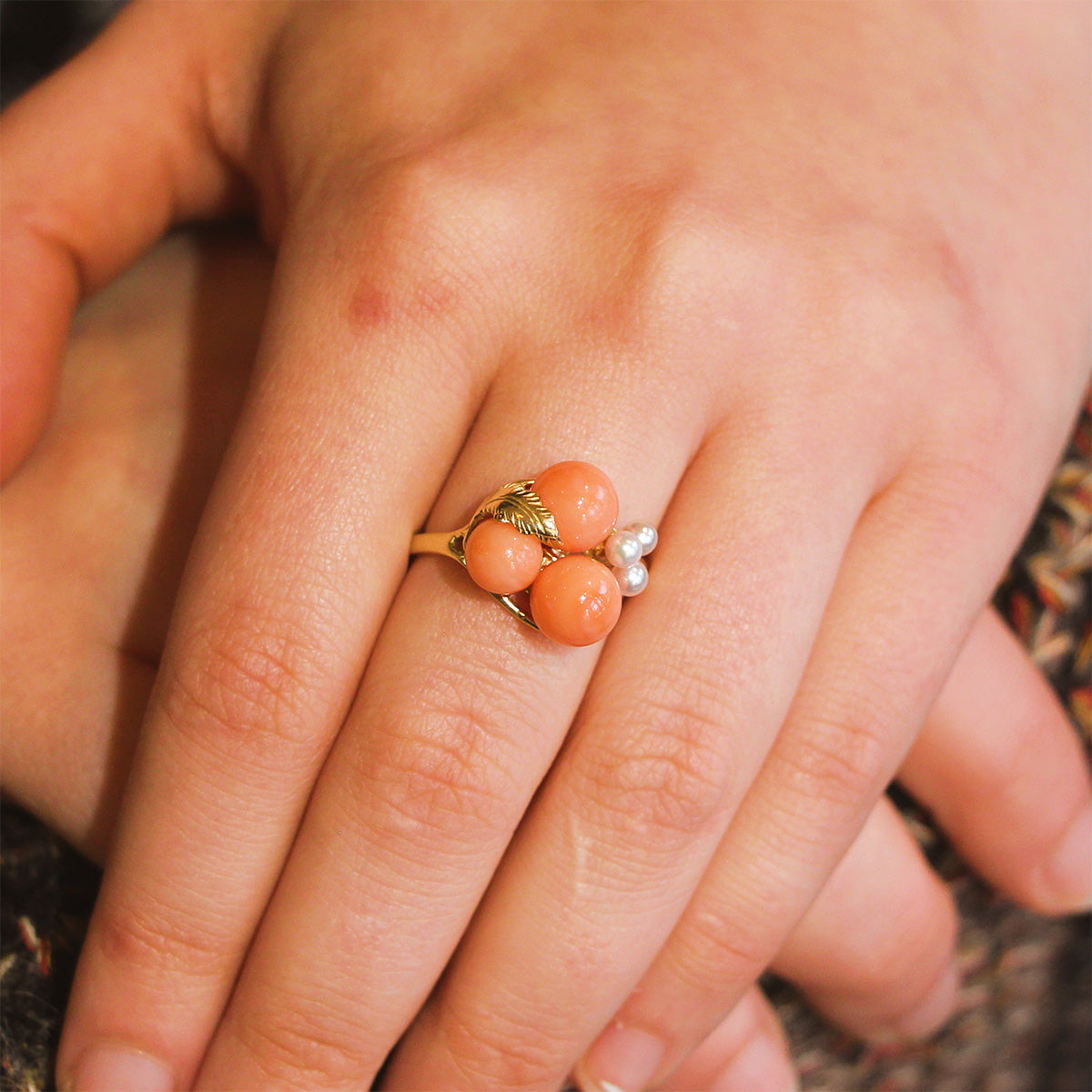 Vintage 14K Yellow Gold, Glass Bead, and Pearl Ring